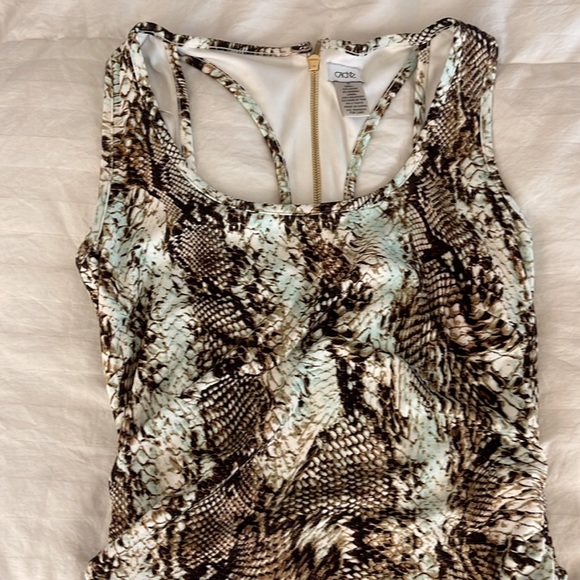 Dress - Picture 4 of 4